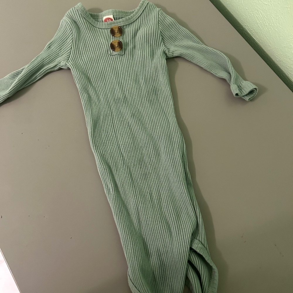 newborn tie gown